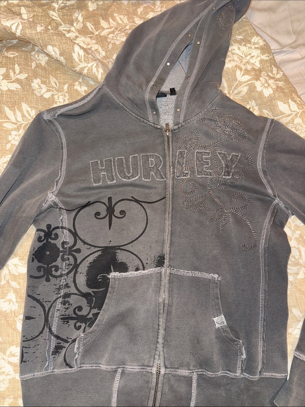 Hurley womens large y2k Gray Hooded Zip Jacket with Black Graphic